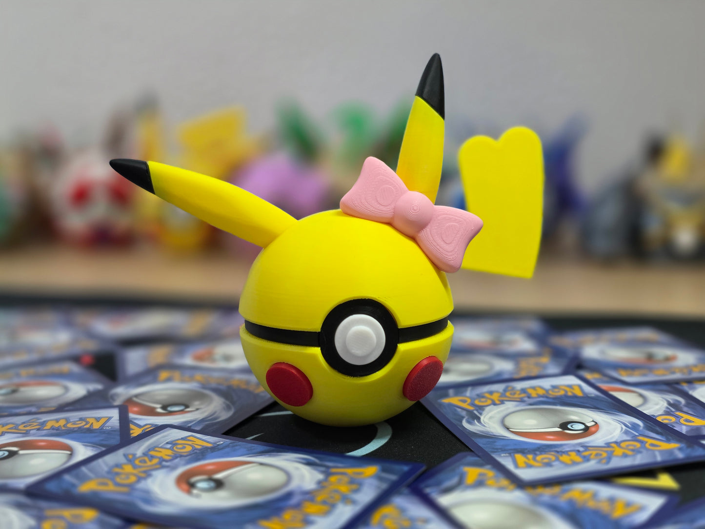 Pikachu Hembra #0025 Pokelab Ball