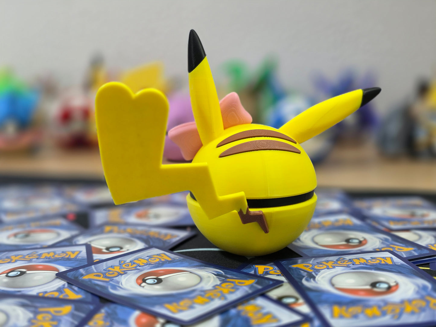 Pikachu Hembra #0025 Pokelab Ball